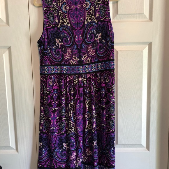 Sleeveless dress - Picture 3 of 3